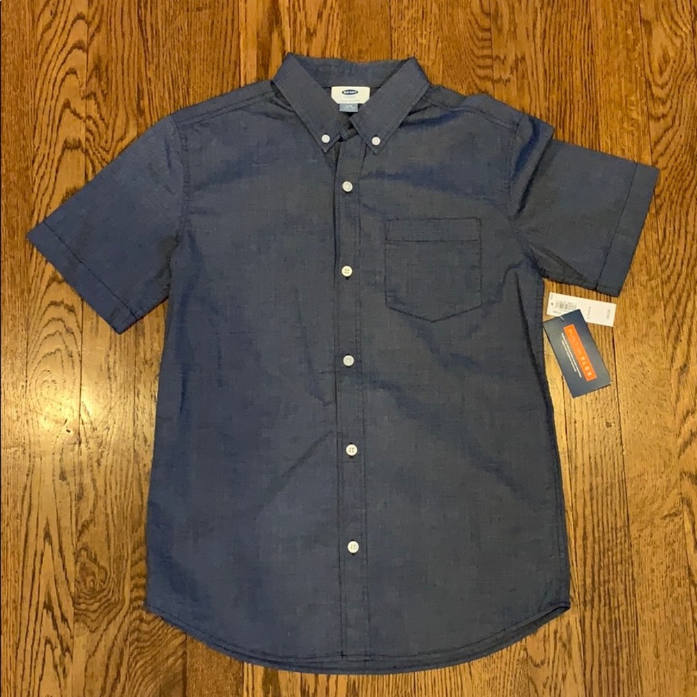 Short sleeve, chambray, button down with pocket